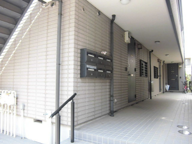 酒井ハイツのエントランス|★メールＢＯＸ★