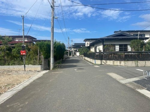 山形市江南第23【新築建売住宅】1号棟の前面道路含む現地写真|前面道路