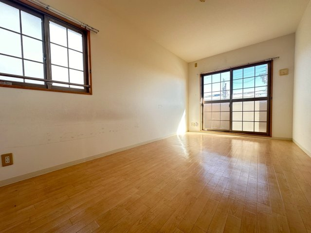 ジュネスト2番館の居間・リビング