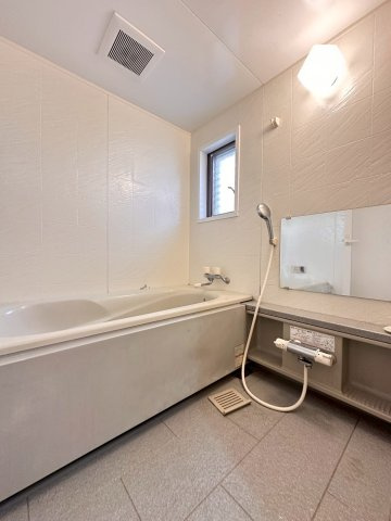 ジュネスト2番館の浴室