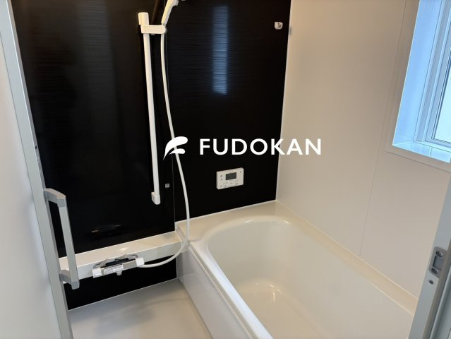 山形市江南第23【新築建売住宅】2号棟の浴室|広々浴室は、ゆったりとくつろいで疲れを癒す空間です。