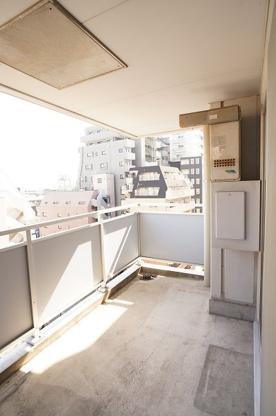 江戸川区船堀３丁目の賃貸マンションのバルコニー|奥行きのあるバルコニー南東向き！日当たり良好♪