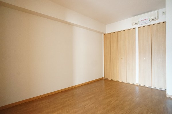 江戸川区船堀３丁目の賃貸マンションの居間・リビング|リビングからつながる洋室♪