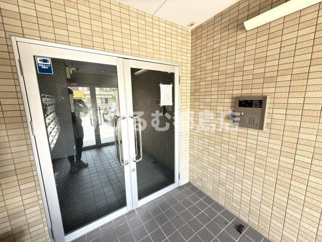 ラボ城北のエントランス