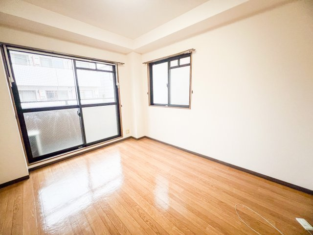 ブロッサムカスガデの居間・リビング