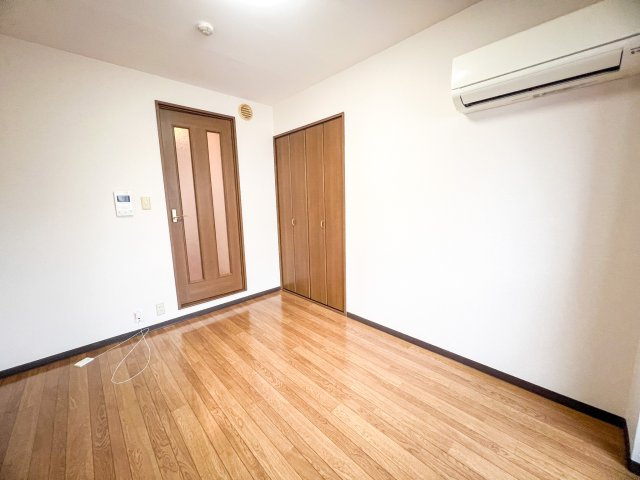 ブロッサムカスガデの洋室