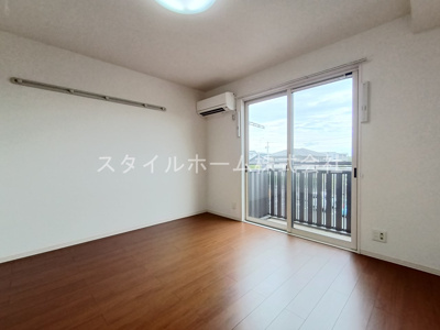 【居間・リビング】 | モナリエ晩田 | 別部屋写真です。