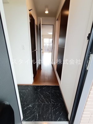 【玄関】 | モナリエ晩田 | 別部屋写真です。