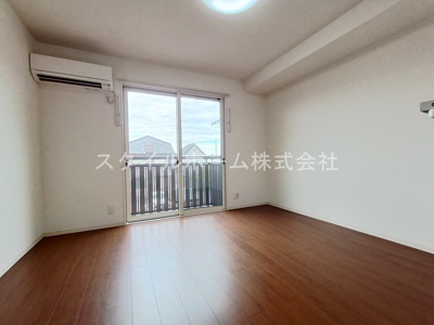 【居間・リビング】 | モナリエ晩田 | 別部屋写真です。