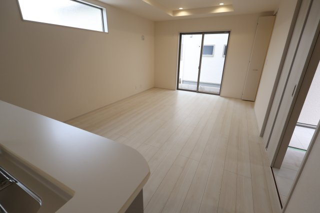 《仲介手数料無料》北区吉野町２丁目171-11新築一戸建てリーブルガーデンの居間・リビング