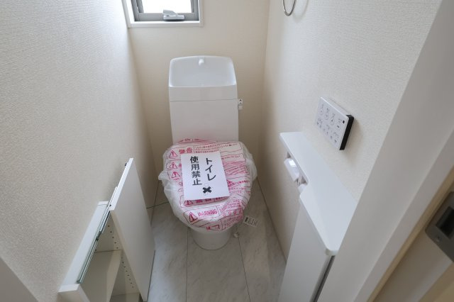 《仲介手数料無料》北区吉野町２丁目171-11新築一戸建てリーブルガーデンのトイレ
