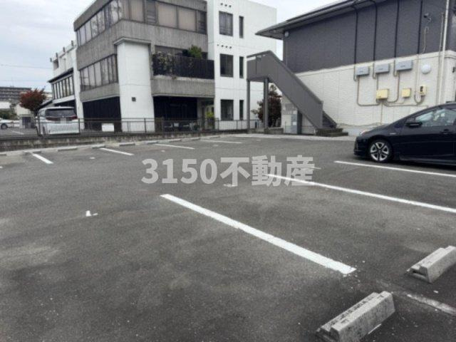 ボナール11の駐車場