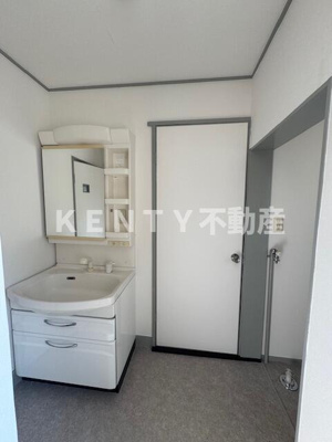 【洗面所】 | 寺谷１丁目貸家 | 脱衣スペースもあります