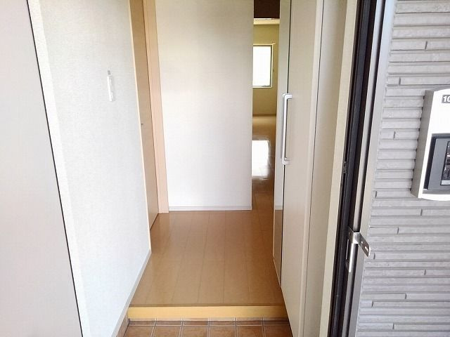 クレマチスの玄関