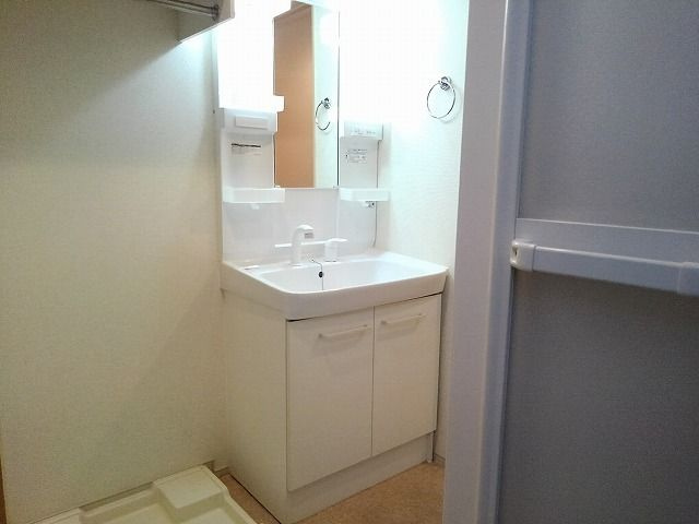 クレマチスの洗面所