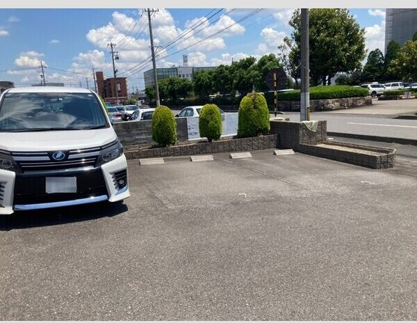 リベルテ月曜館の駐車場