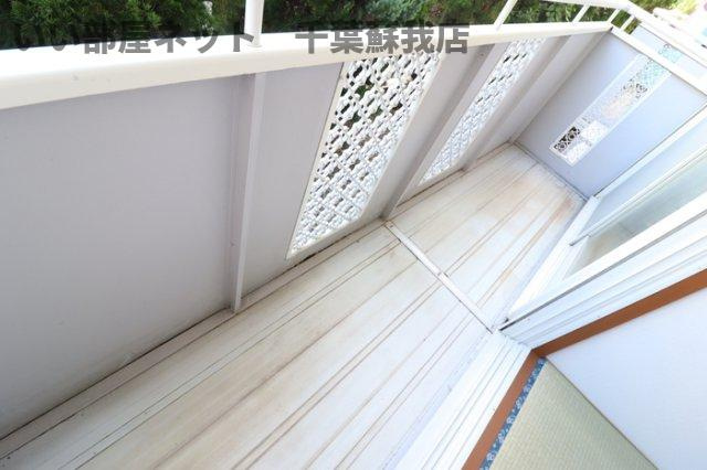 ファーストヴューラ　六番館のバルコニー|開放的で明るい空間を演出してくれるバルコニーです