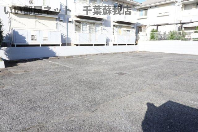 ファーストヴューラ　六番館の駐車場|駐車スペースもあります