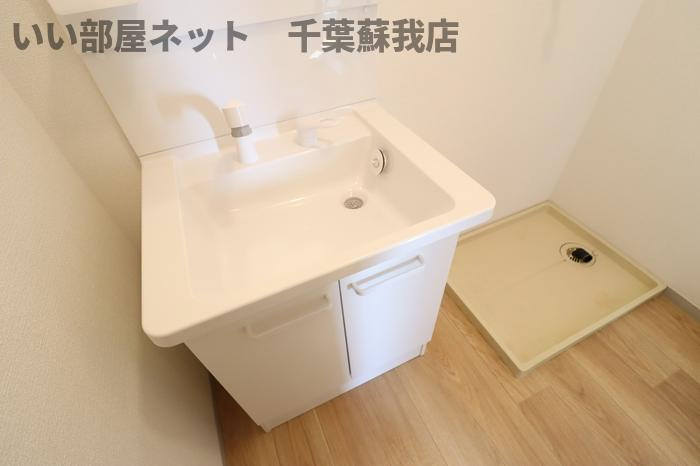 ファーストヴューラ　六番館の洗面所|明るい洗面所です