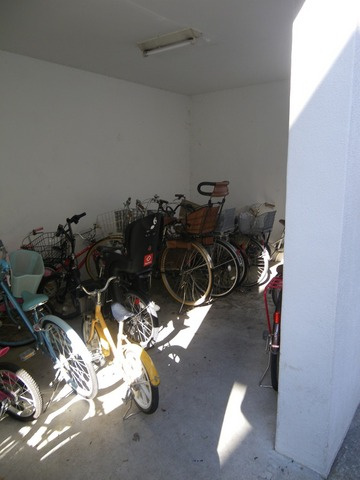 フォンテーヌ藤が丘のその他共用部分|屋根付駐輪場