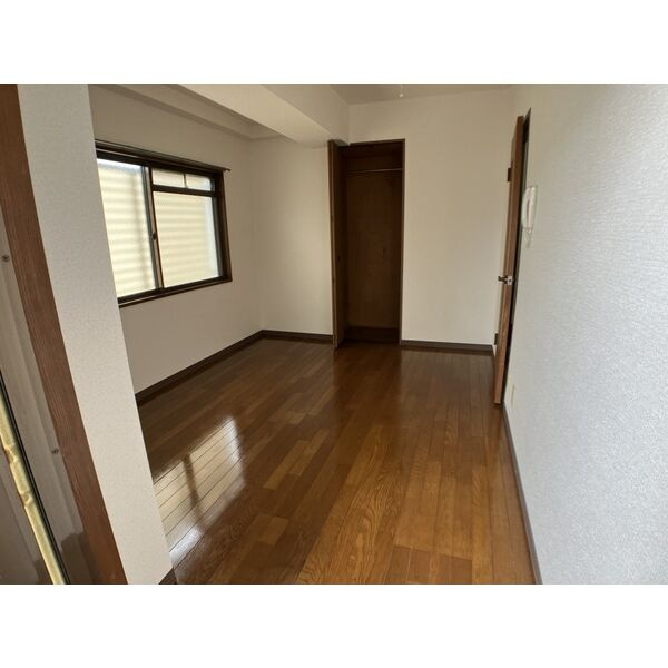 ヴィーナスブリッジ壱番館の居間・リビング