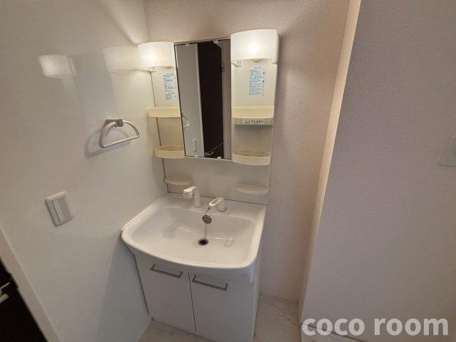 ヴィラ サンマリンの独立洗面台