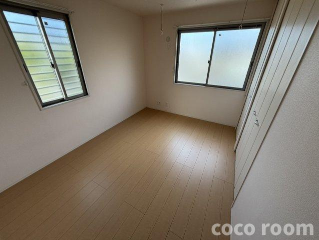 ヴィラ サンマリンの洋室