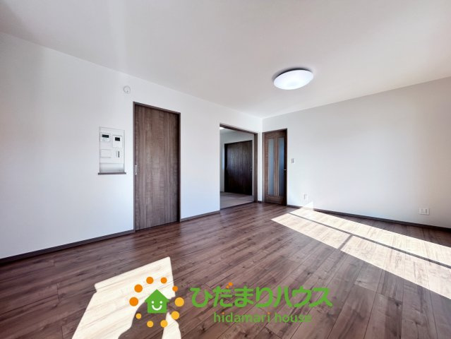 加須市下高柳第11期　新築一戸建て　03の居間・リビング