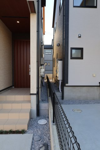 《仲介手数料無料》緑区大字中尾431新築一戸建てブルーミングガーデンの外観|撮影日 2025年11月20日 15:00 晴れ