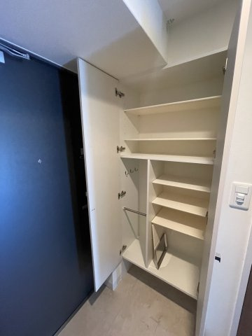 エスリード梅田グランノースの収納