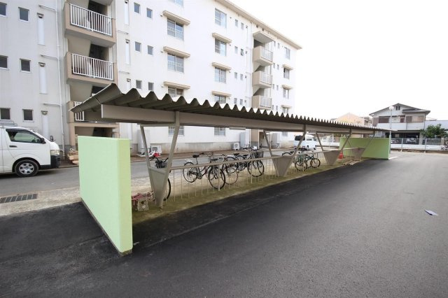 コンチェルト東合川Ⅱの駐車場|駐車スペースもあります☆