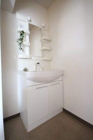 コンチェルト東合川Ⅱの洗面所|明るい洗面所です★