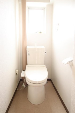 コンチェルト東合川Ⅱのトイレ|嬉しい温水洗浄便座付き♪