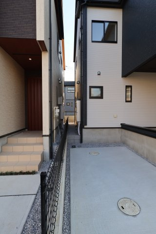 《仲介手数料無料》緑区大字中尾431新築一戸建てブルーミングガーデンの外観|撮影日 2025年11月20日 15:00 晴れ