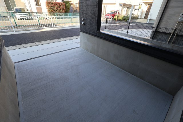 《仲介手数料無料》緑区大字中尾431(2号棟)新築一戸建てブルーミングガーデンの駐車場|撮影日 2025年11月20日 15:00 晴れ