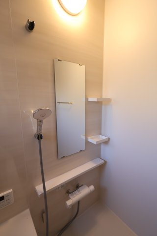 《仲介手数料無料》緑区大字中尾431(2号棟)新築一戸建てブルーミングガーデンの浴室|撮影日 2025年11月20日 15:00 晴れ