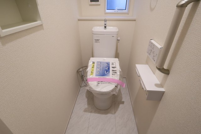 《仲介手数料無料》緑区大字中尾431新築一戸建てブルーミングガーデンのトイレ|撮影日 2025年11月20日 15:00 晴れ