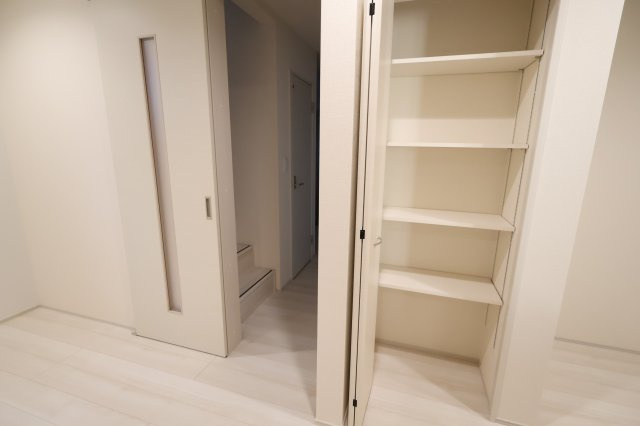 《仲介手数料無料》緑区大字中尾431(2号棟)新築一戸建てブルーミングガーデンの収納|撮影日 2025年11月20日 15:00 晴れ