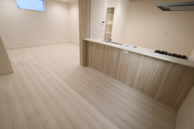 《仲介手数料無料》緑区大字中尾431新築一戸建てブルーミングガーデンの居間・リビング|撮影日 2025年11月20日 15:00 晴れ