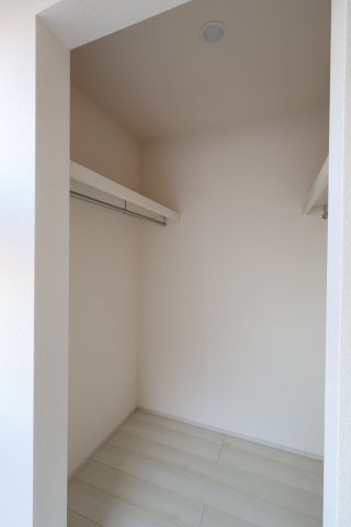 《仲介手数料無料》緑区大字中尾431(2号棟)新築一戸建てブルーミングガーデンの収納|撮影日 2025年11月20日 15:00 晴れ