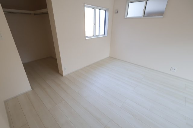 《仲介手数料無料》緑区大字中尾431(2号棟)新築一戸建てブルーミングガーデンの洋室|撮影日 2025年11月20日 15:00 晴れ