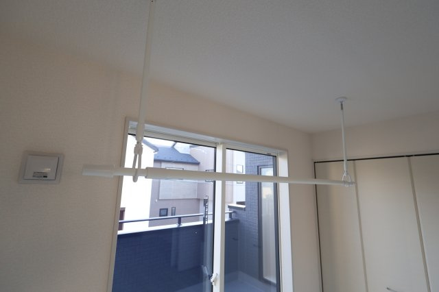 《仲介手数料無料》緑区大字中尾431新築一戸建てブルーミングガーデンのランドリースペース|撮影日 2025年11月20日 15:00 晴れ