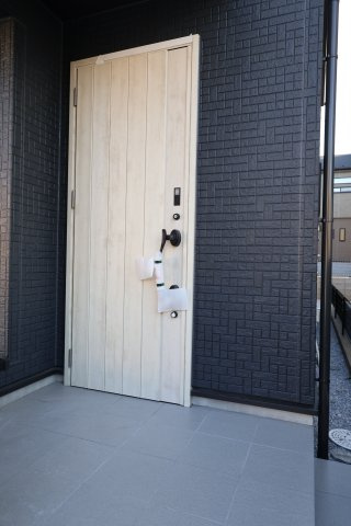 《仲介手数料無料》緑区大字中尾431新築一戸建てブルーミングガーデンの玄関|撮影日 2025年11月20日 15:00 晴れ