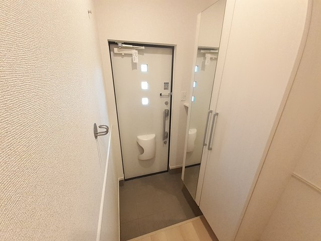 スイレンティ　２の玄関|玄関