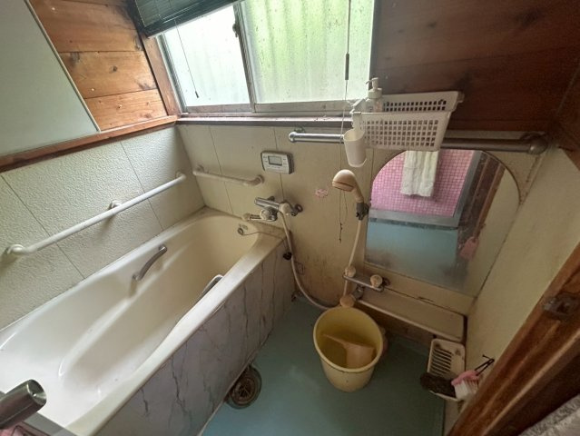 鉾田市大竹　中古戸建の浴室
