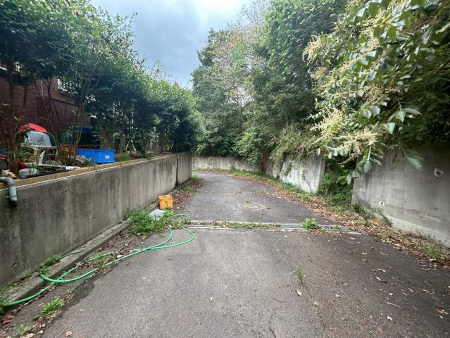 鉾田市大竹　中古戸建の前面道路含む現地写真