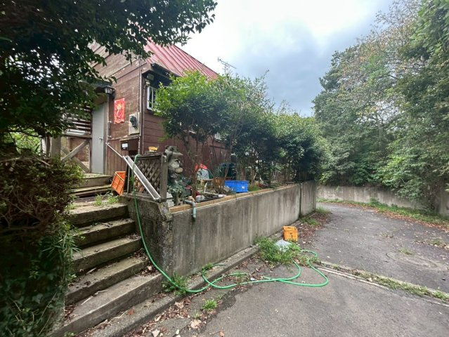 鉾田市大竹　中古戸建の前面道路含む現地写真