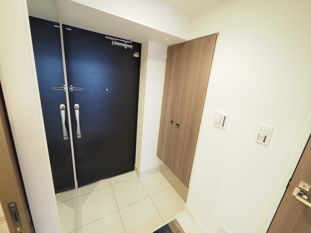 仲介手数料半額　アイディコート所沢ブリエ　最上階の玄関