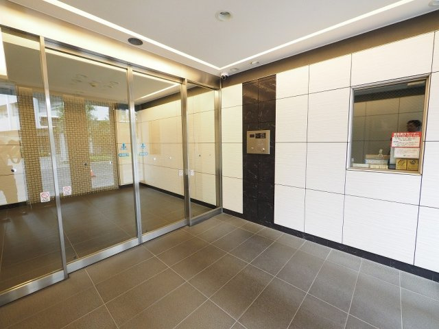 仲介手数料半額　アイディコート所沢ブリエ　最上階のエントランス