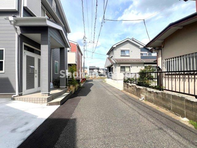 【前面道路含む現地写真】 | JR相模線「寒川」駅より徒歩14分◎
駅までは平坦な道のりで自転車も楽々♪